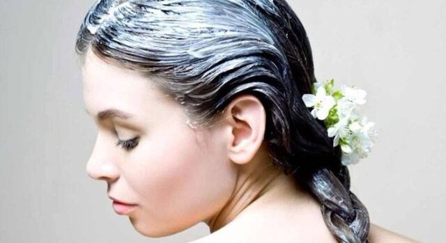 Mask for the rapid recovery of the hairstyle